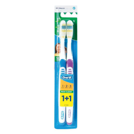 Oral-B Maxi Clean Medium Toothbrush (1+1 Offer Pack)