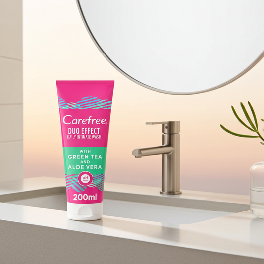 Carefree Duo Effect Intimate Wash with Green Tea & Aloe Vera 200ml – 24H Freshness & Daily Intimate Care