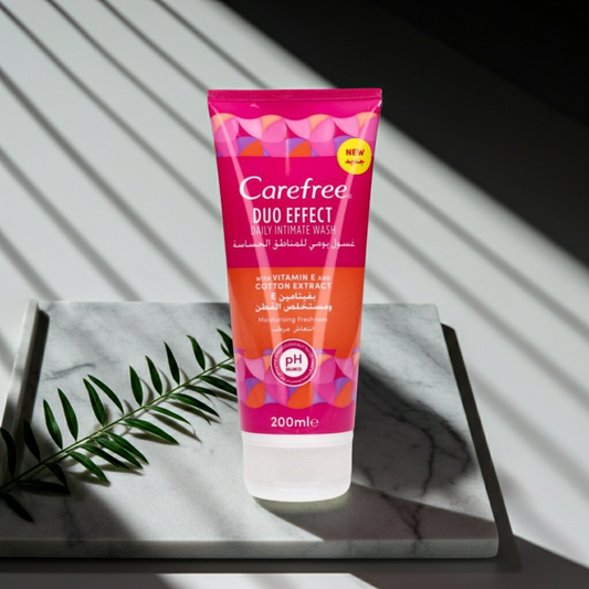 Carefree Duo Effect Intimate Wash with Vitamin E & Cotton Extract 200ml – Moisturising pH-Balanced Daily Care